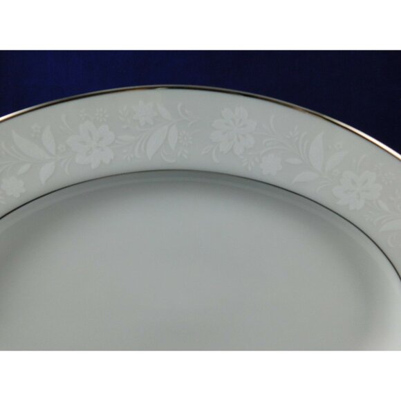 Noritake Ranier 11 3/4" White Embossed Floral Oval Serving Platter With Platinum - Picture 4 of 7